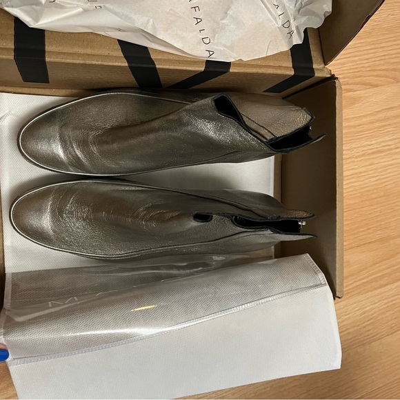 Mafalda silver boots size 39 UK 8US - Picture 10 of 10